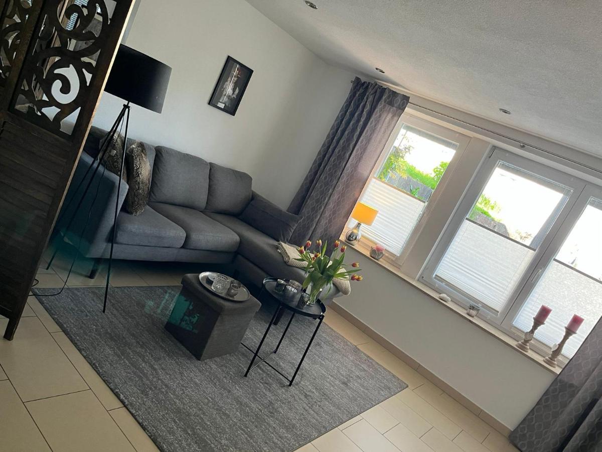 Schoene Ferienwohnung 2,5 Zimmer In Stadtnaehe Mit Eigenem Hofgarten Balingen Esterno foto
