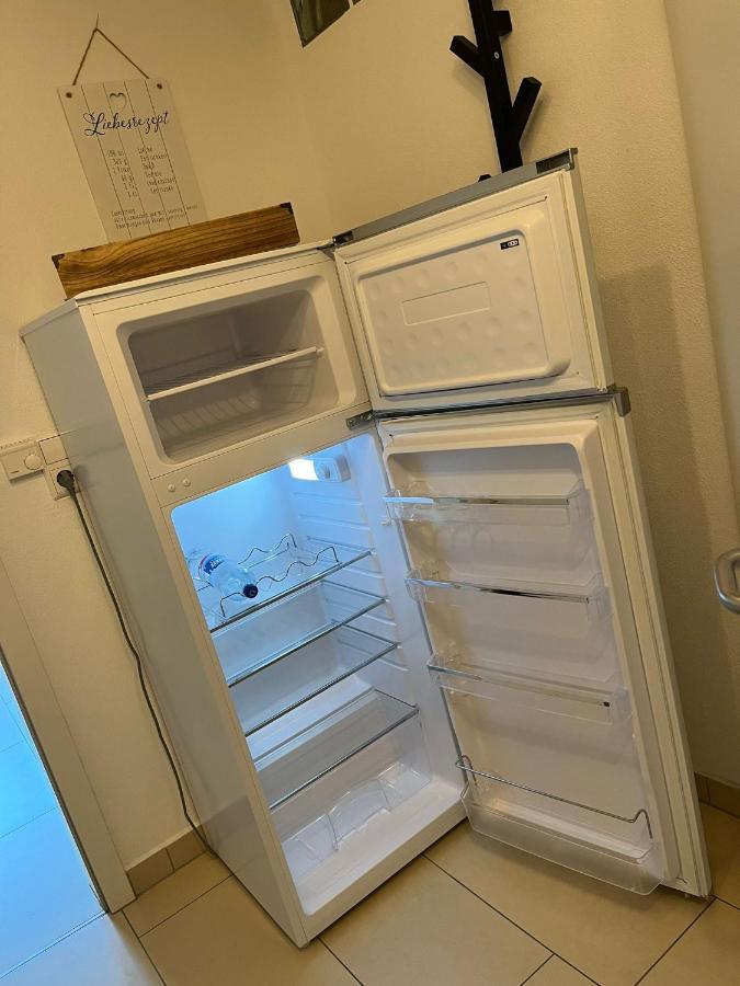 Schoene Ferienwohnung 2,5 Zimmer In Stadtnaehe Mit Eigenem Hofgarten Balingen Esterno foto