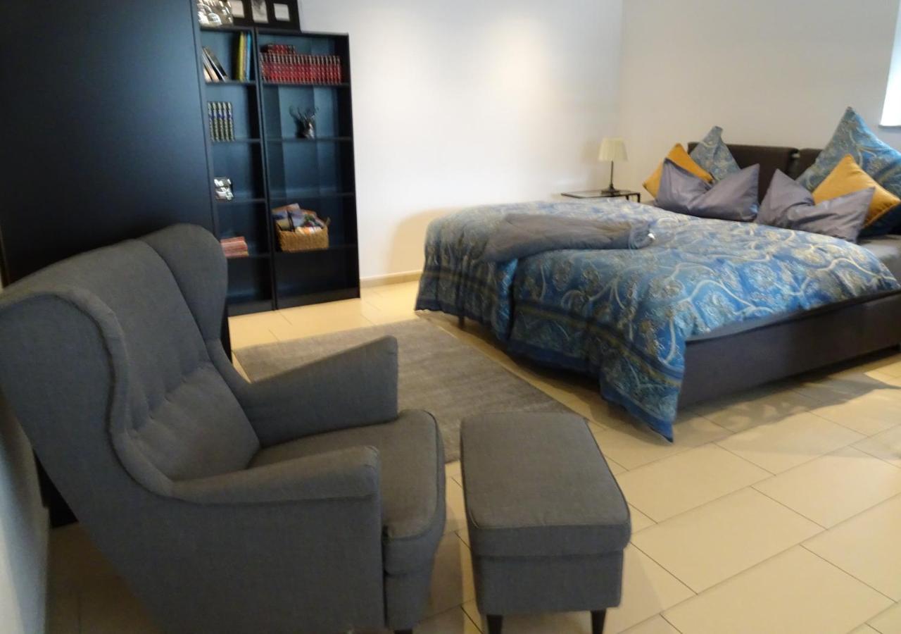 Schoene Ferienwohnung 2,5 Zimmer In Stadtnaehe Mit Eigenem Hofgarten Balingen Esterno foto