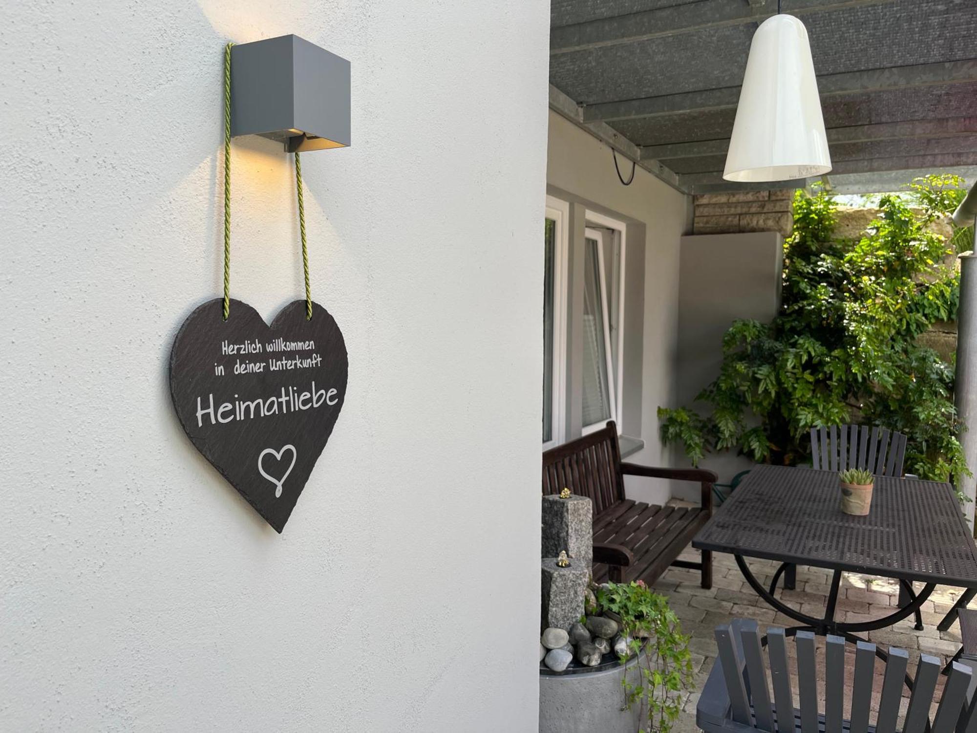 Schoene Ferienwohnung 2,5 Zimmer In Stadtnaehe Mit Eigenem Hofgarten Balingen Esterno foto