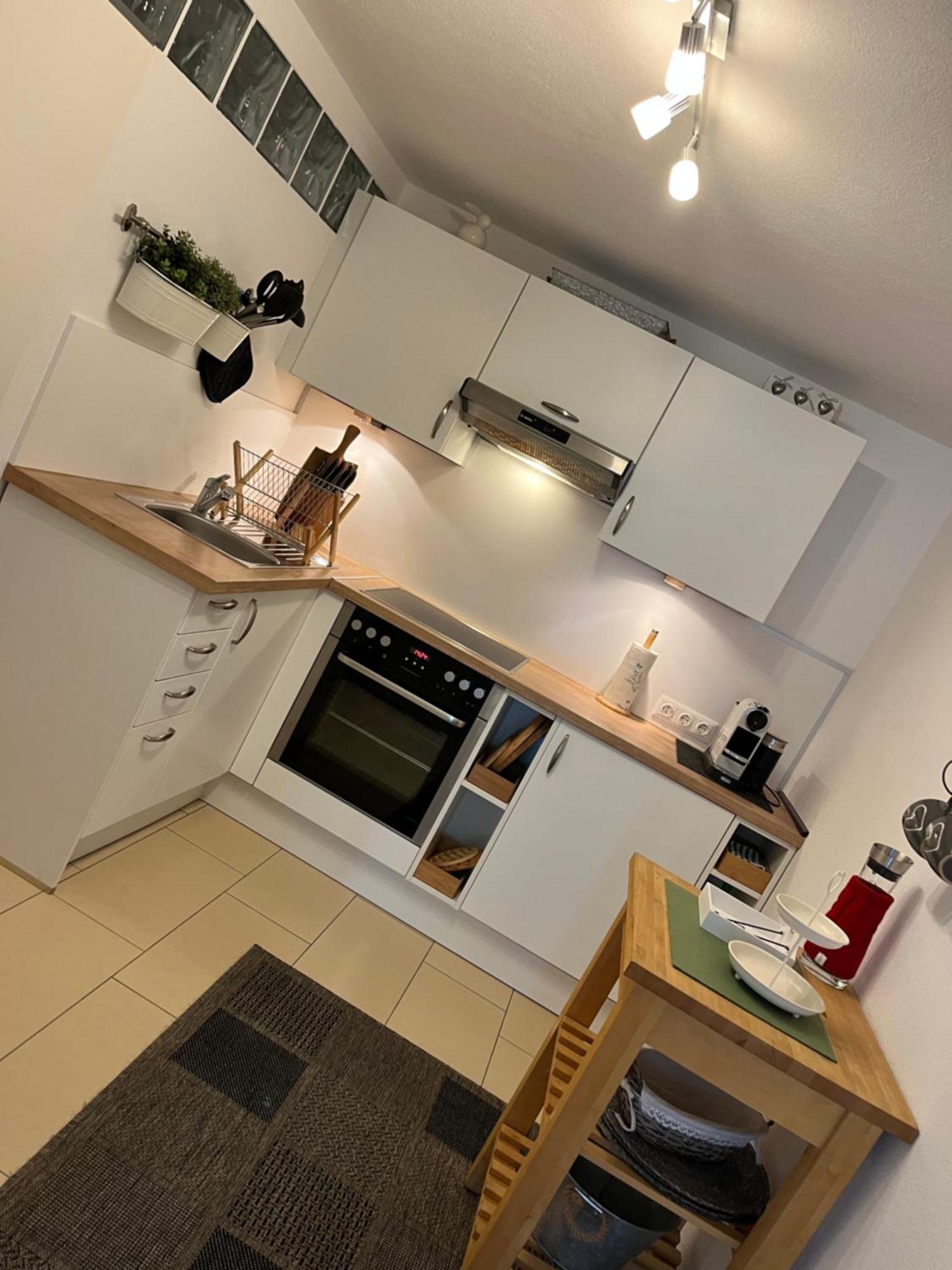 Schoene Ferienwohnung 2,5 Zimmer In Stadtnaehe Mit Eigenem Hofgarten Balingen Esterno foto