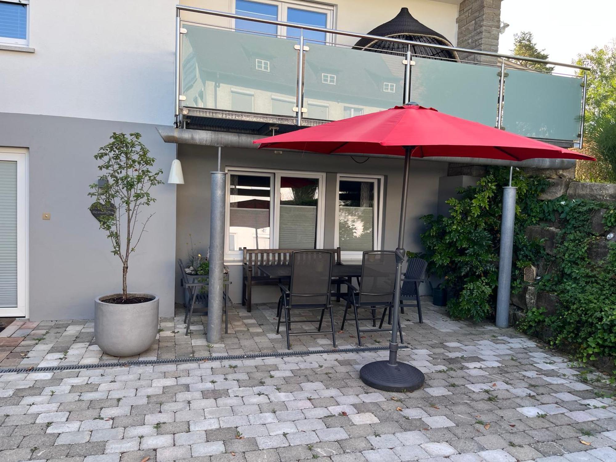 Schoene Ferienwohnung 2,5 Zimmer In Stadtnaehe Mit Eigenem Hofgarten Balingen Esterno foto